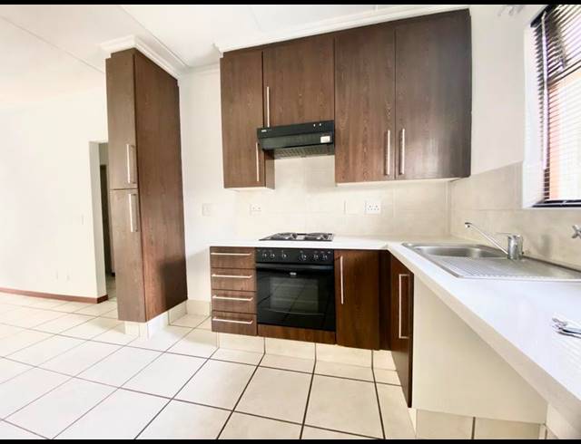 2 BEDROOM APARTMENT FOR SALE IN LONEHILL